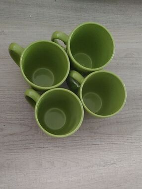 Set of 4 Vintage Corelle Lime Green Stoneware Mugs